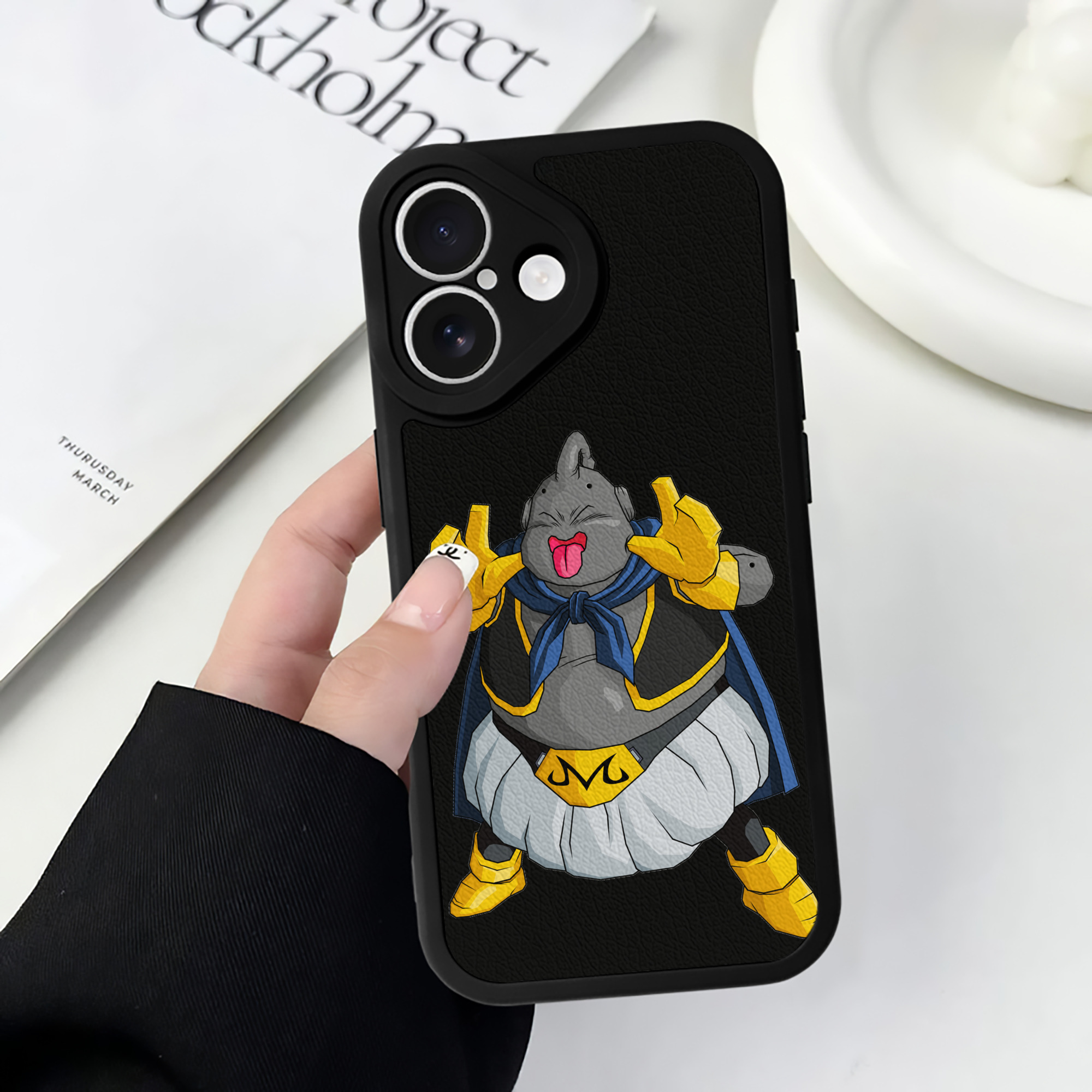 （画像用） ドラゴンボール 魔人ブウ DRAGON BALL Majin Buu 【iPhone 16シリーズ対応】シリコンスマホケース（レザー調） 材質：シリコン